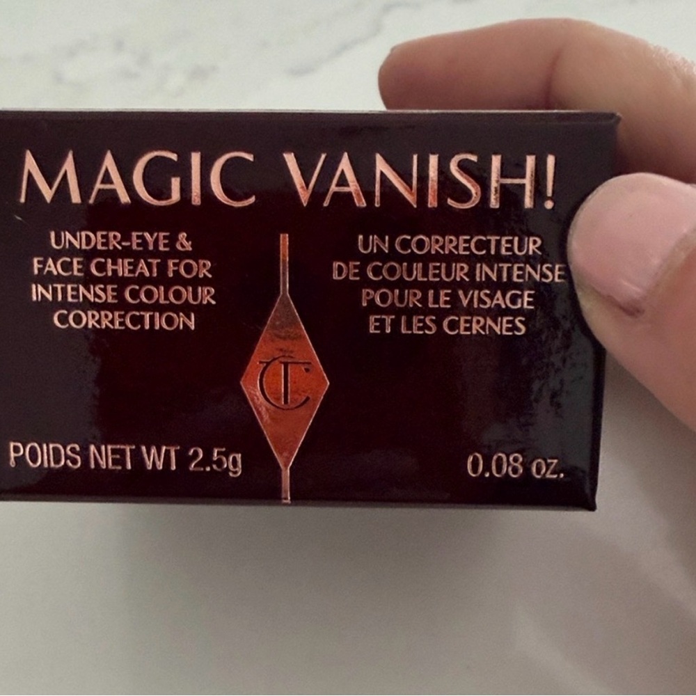 Charlotte Tilbury Magic Vanish! Concealer in Rich Brown